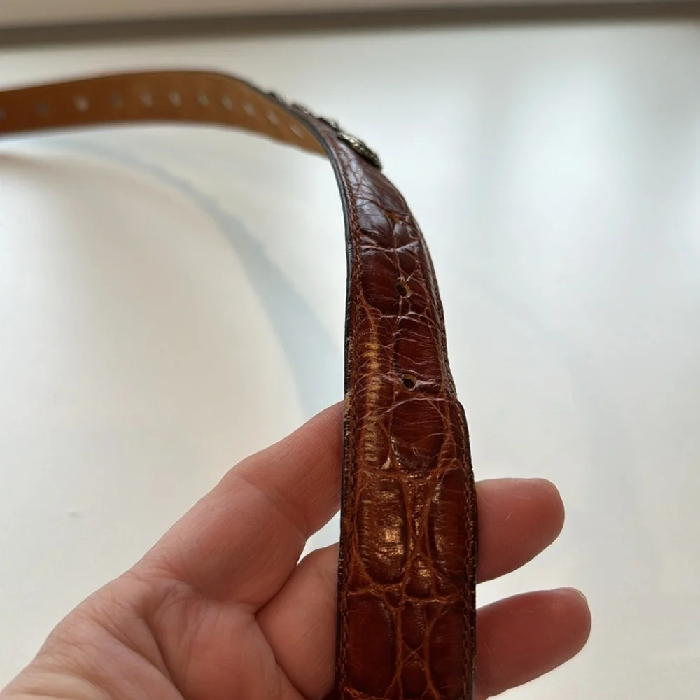 Saks Fifth Avenue Women’s Italian Brown Leather Belt w/Silver Detail. M. GUC.